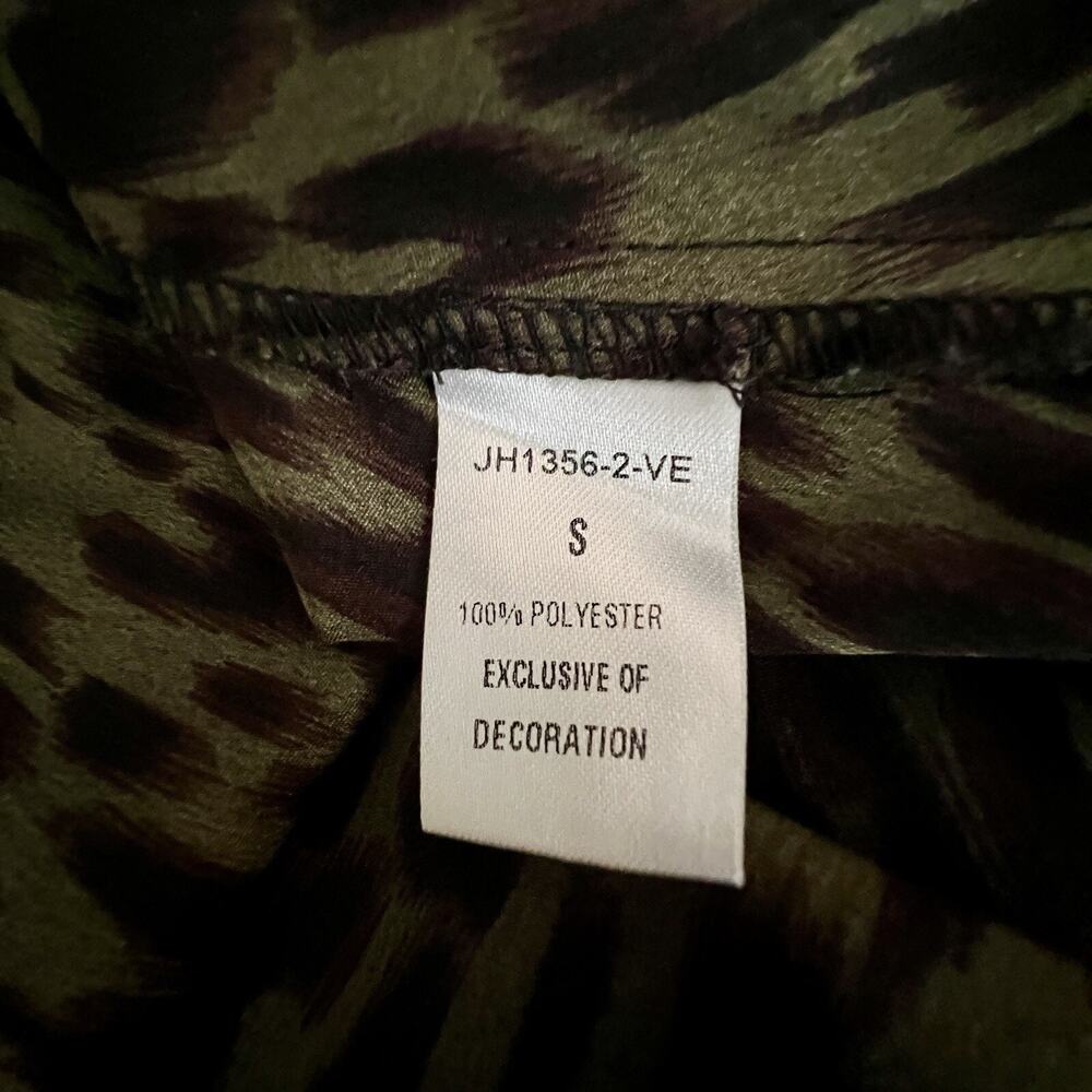 THML Green & Black Leopard Print V-neck Wrap Dress Flutter Sleeves Size Small - Picture 9 of 10